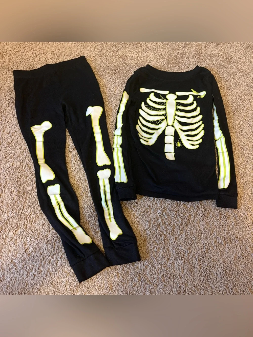 wonder nation Black Glow-In-The-Dark Skeleton Pajama Set size 7